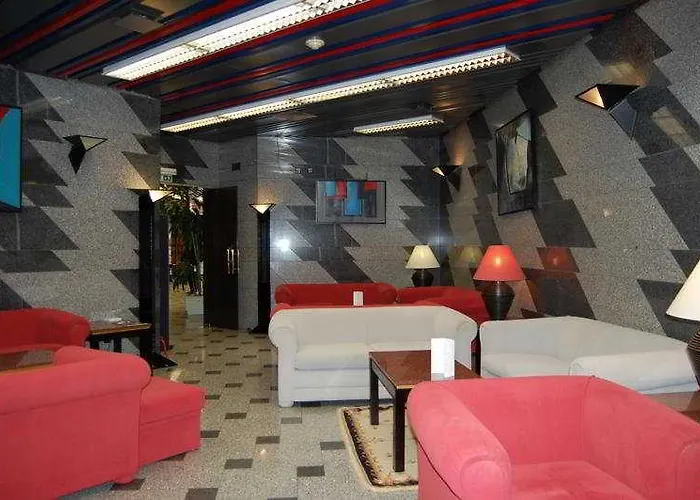 ナシオナル ホテル 3*