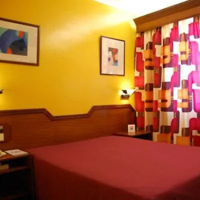 Nacional Hotell 3*