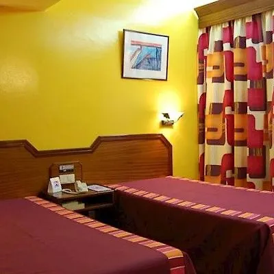 Nacional Hotell 3*